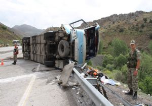 Erzincan yolunda feci kaza: 4 ölü